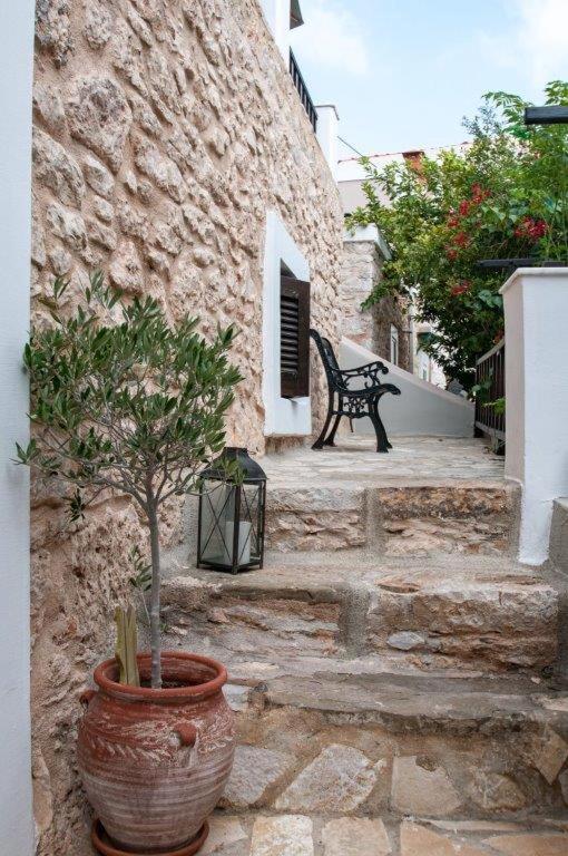 Luca'S Houses Chalki Town Екстер'єр фото